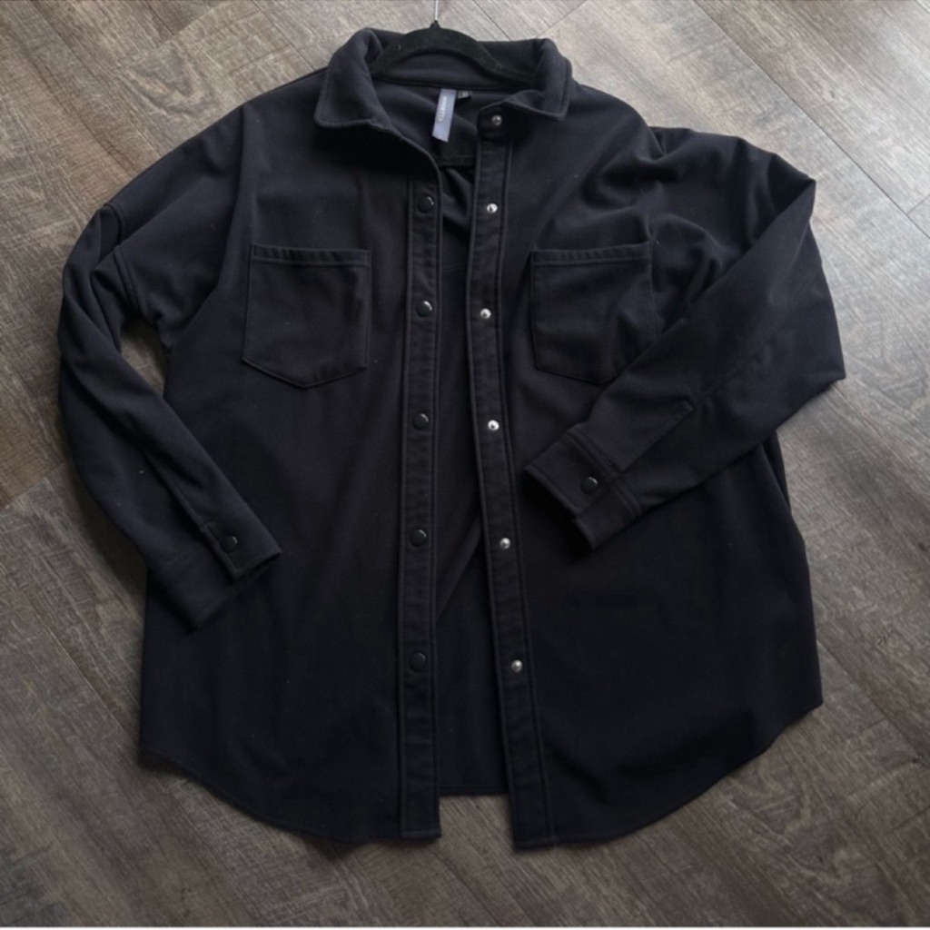 Mondetta Classic Black Outerwear Sweater